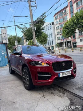 Jaguar F-Pace