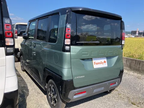 Mitsubishi Delica Mini