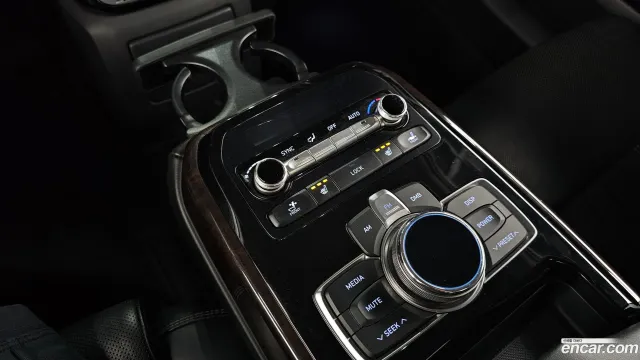 Genesis G90 (EQ900)