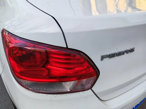 Kia Pegas