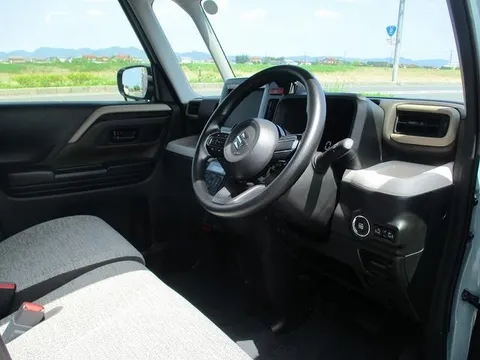 Suzuki Spacia