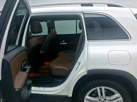 Mercedes-Benz Mercedes-Benz GLB
