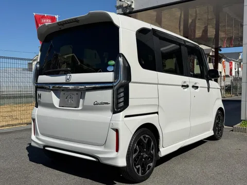 Honda N-BOX Custom