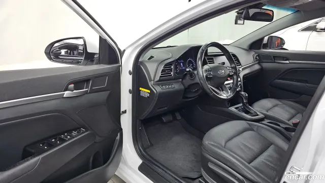 Hyundai Elantra (Avante)
