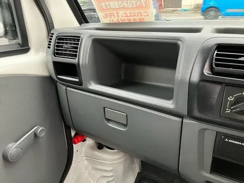Mitsubishi Minicab Van