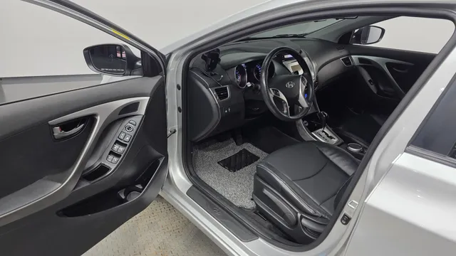 Hyundai Elantra (Avante)
