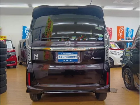 Honda N-BOX Custom