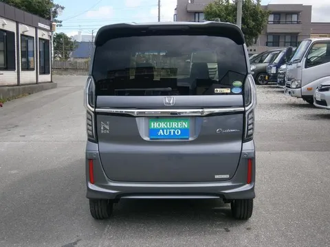 Honda N-BOX Custom