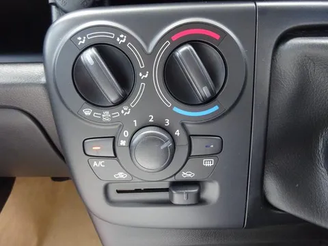 Nissan Clipper Van