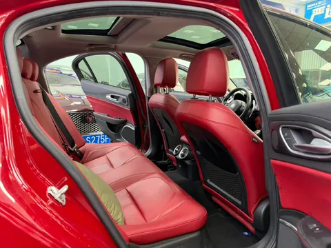 Alfa Romeo Giulia