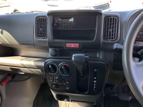 Mitsubishi Minicab Van