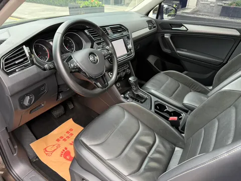Volkswagen Tiguan L