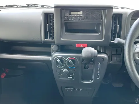 Nissan Clipper Van