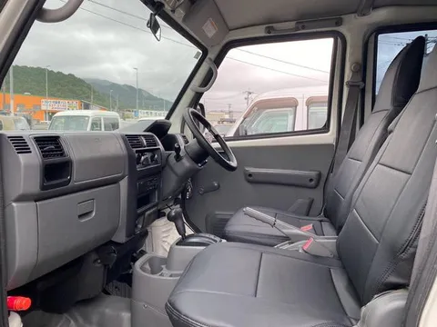 Mitsubishi Minicab Van