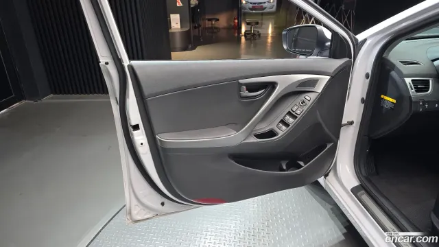 Hyundai Elantra (Avante)