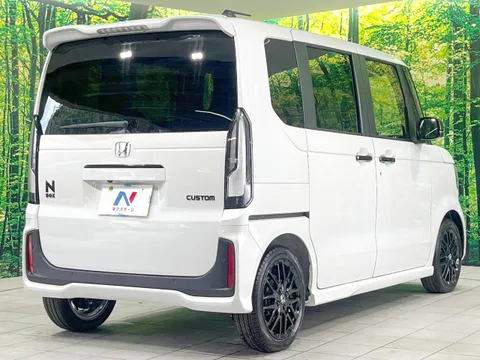 Honda N-BOX Custom