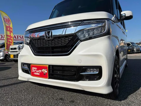 Honda N-BOX Custom