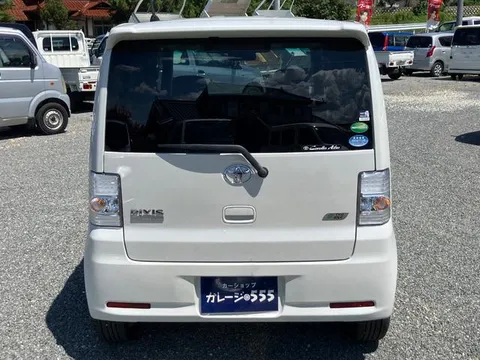 Toyota Pixis Space