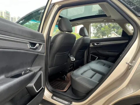 Geely Emgrand GS