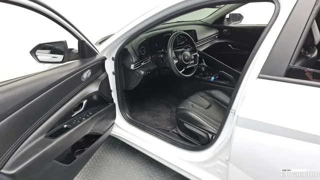 Hyundai Elantra (Avante)