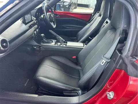 Mazda MX-5 (Roadster)