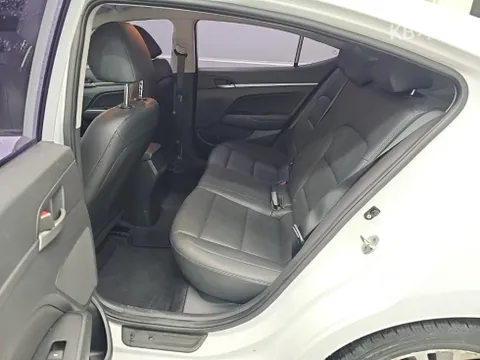 Hyundai Elantra (Avante)