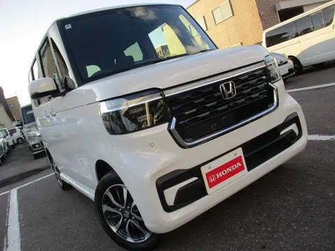 Honda N-BOX Custom