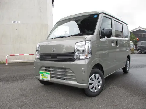 Nissan Clipper Van