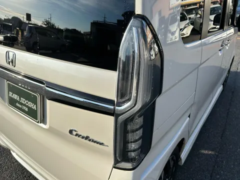 Honda N-BOX Custom
