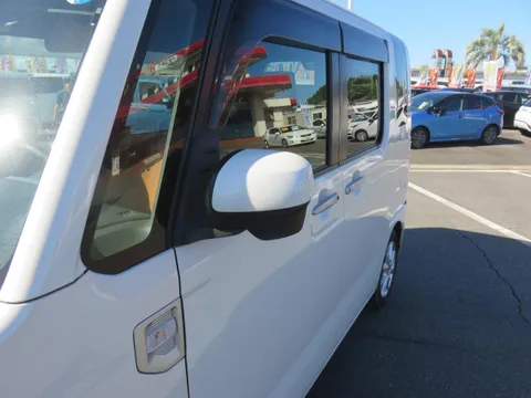 Toyota Pixis Mega