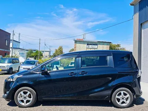 Toyota Sienta