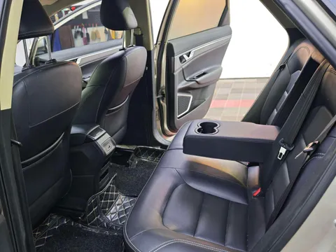 Geely Emgrand GS