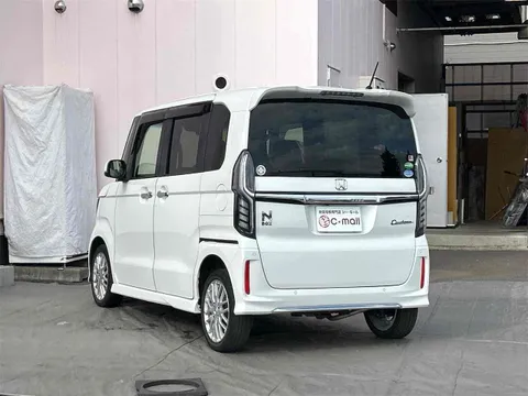 Honda N-BOX Custom