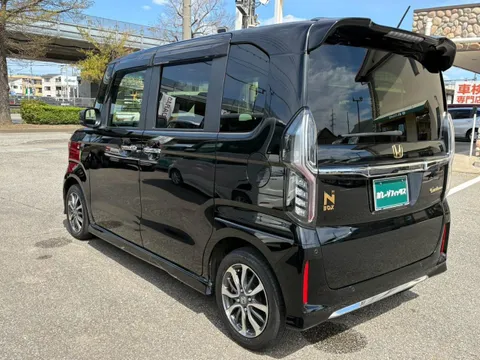 Honda N-BOX Custom