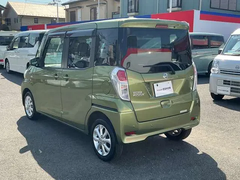 Nissan Dayz Roox