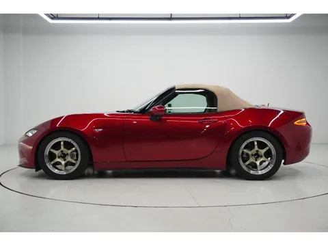 Mazda MX-5 (Roadster)