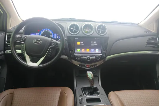 BYD S7