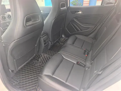 Mercedes-Benz Mercedes-Benz GLA