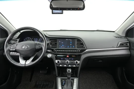 Hyundai Elantra (Avante)