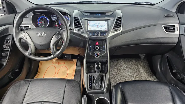 Hyundai Elantra (Avante)