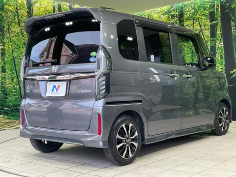 Honda N-BOX Custom