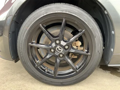 Mazda MX-5 (Roadster)