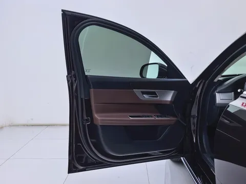 Jaguar XFL