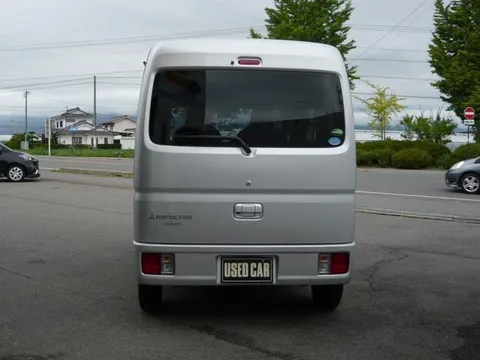 Mitsubishi Minicab Van