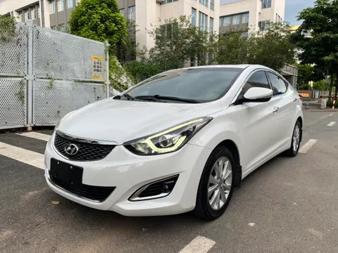 Hyundai Elantra (Avante)