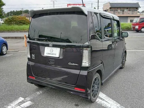Honda N-BOX Custom