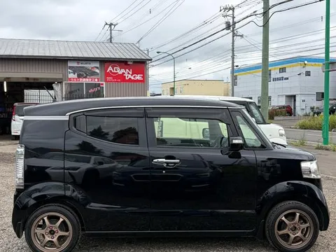 Honda N-BOX Slash