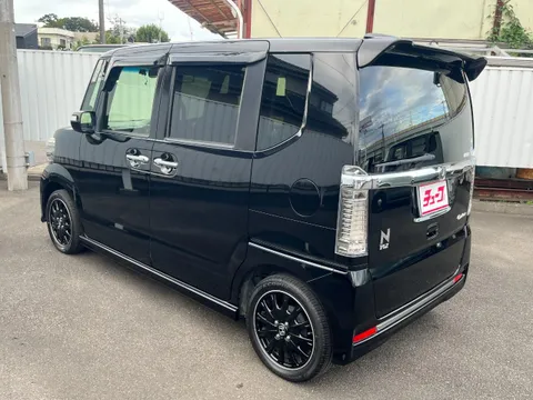 Honda N-BOX Custom
