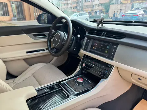Jaguar XFL