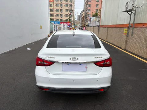 Chery Arrizo 5